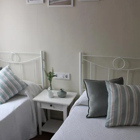 El Canxilon: Seaside Retreat In With Ocean Views Holiday home Lastres